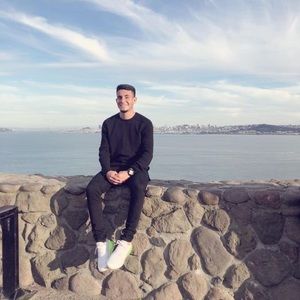 Meet your Posher, Cesar